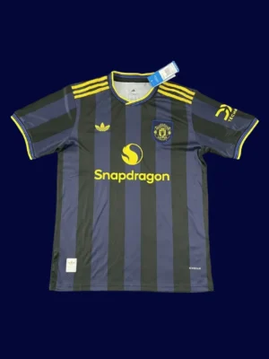 ManU 25/26 Third Shirt Fans Front, bold third kit, supporter edition