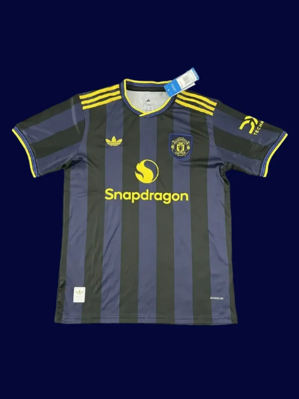 ManU 25/26 Third Shirt Fans Front, bold third kit, supporter edition