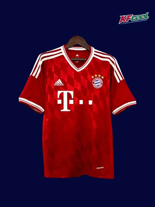 Bayern Munchen home classic retro jersey 2013/14 front red black iconic design