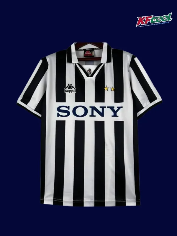 Juventus 1995 97 home classic retro jersey front with mid 90s stripe design