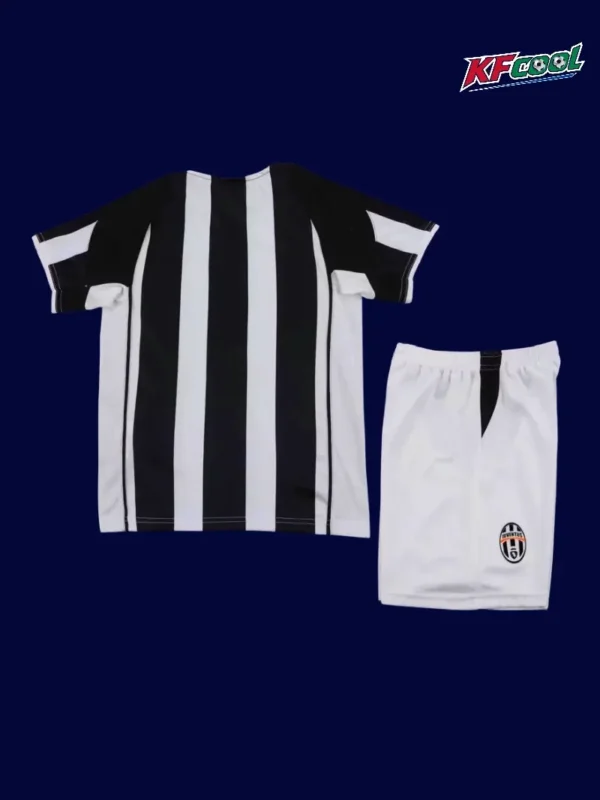 Juventus 2004 05 kids home classic retro jersey back with child friendly rear