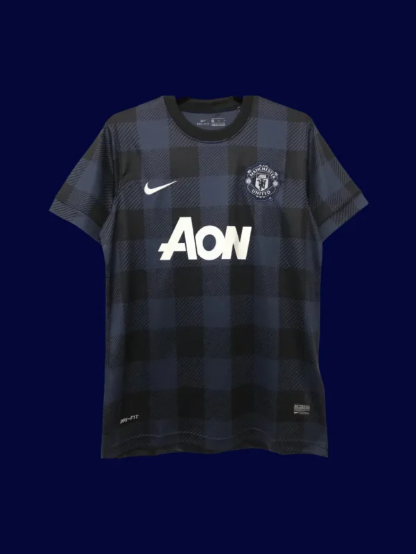 front view of Manchester United away black retro jersey (13/14) with classic long sleeves.