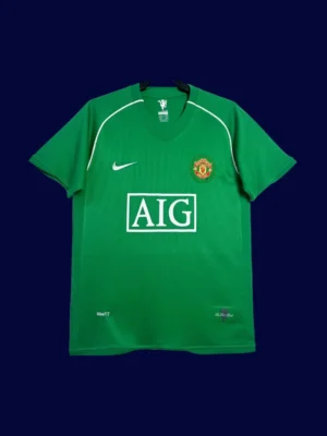 front view of green Manchester United goalkeeper retro jersey (07/08) with classic long sleeves.