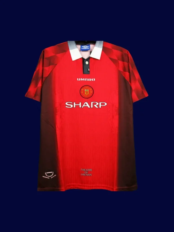 Manchester United Home Retro Jersey 9697B - kfcool.com front view of Manchester United home retro jersey (96/97) in red with classic trims.