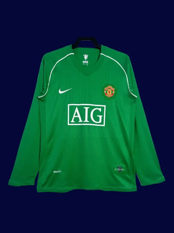Manchester United goalkeeper Retro Long Sleeve Jersey 0708A - KFCool – Football Jerseys & Soccer Kits Store front view of Manchester United goalkeeper retro long sleeve jersey (07/08) in green with vintage trims.