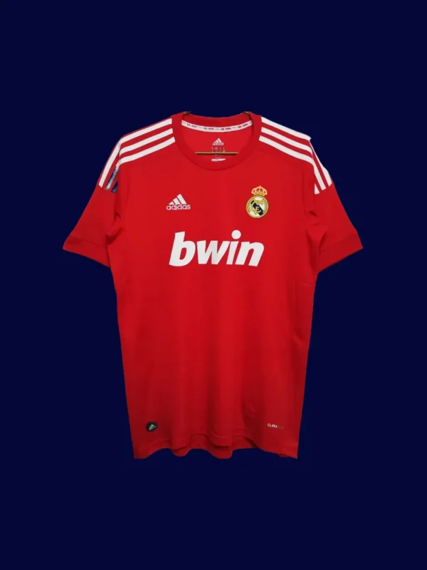 Real Madrid Away Red Retro Jersey 1112A - kfcool.com front view of red away retro football jersey (11/12) with contrast trims and classic sponsor-free look.