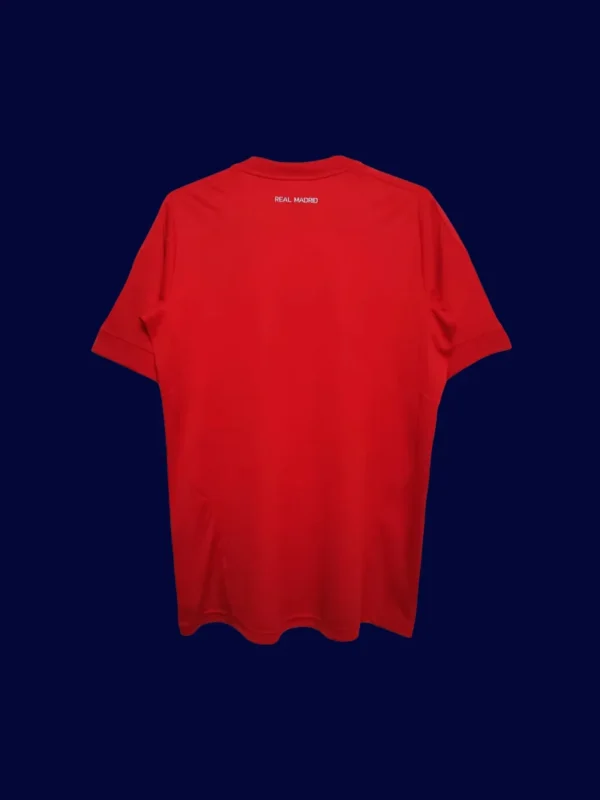 Real Madrid Away Red Retro Jersey 1112B - kfcool.com back view of red away retro football jersey (11/12) showing reinforced printing area for numbers.