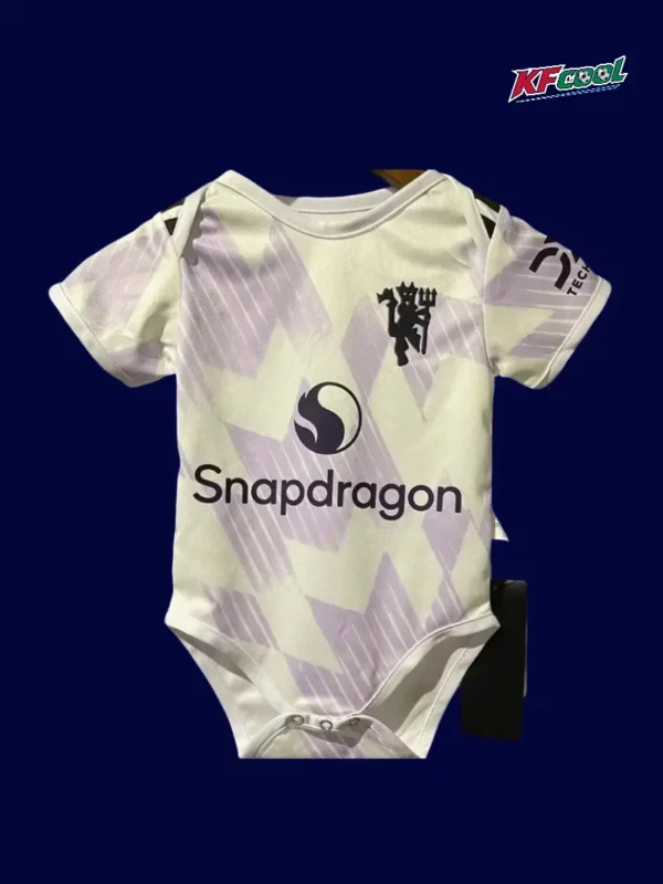 Manchester United Away Babysuit kits 2526 A - KFCool – Football Jerseys & Soccer Kits Store ManU 25/26 Baby Away Suit Front, infant onesie, mini kit