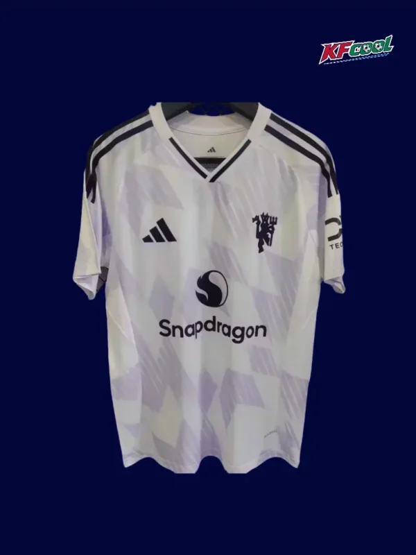 ManU 25/26 Away White Fans Front, casual fan-fit, customizable