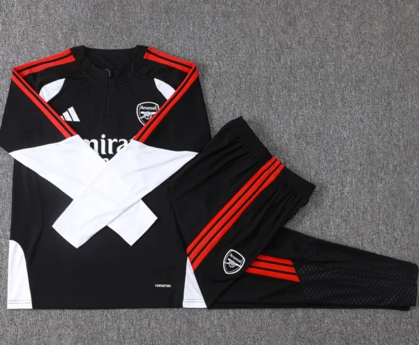 Arsenal 2026/27 Black Half Pull Tracksuit - Detail View 3 - KFCool – Football Jerseys & Soccer Kits Store Arsenal 2026/27 Black Half Pull Tracksuit - Detail View 3 | KFCOOL