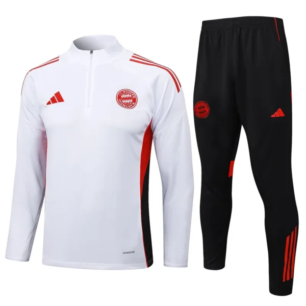 Bayern Munich 2025/26 White Half Pull Tracksuit - Front View Bayern Munich 2025/26 White Half Pull Tracksuit - Front View | KFCOOL
