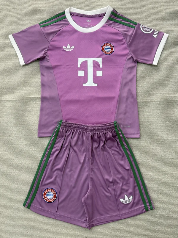 Bayern Munich 2026/27 Goalkeeper Purple Kids Kit Fan Version - Front View Bayern Munich 2026/27 Goalkeeper Purple Kids Kit Fan Version - Front View | KFCOOL
