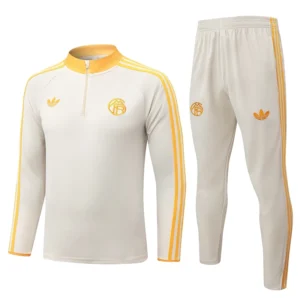 Bayern Munich 2026/27 Half Pull Tracksuit - Front View Bayern Munich 2026/27 Half Pull Tracksuit - Front View | KFCOOL