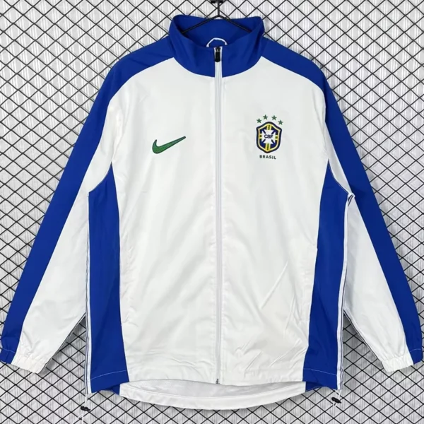Brazil 1998/99 Retro White Windbreaker - Detail View 3 - KFCool – Football Jerseys & Soccer Kits Store Brazil 1998/99 Retro White Windbreaker - Detail View 3 | KFCOOL