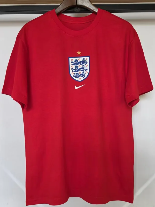 England 2026/27 Red T-Shirt - Front View - KFCool – Football Jerseys & Soccer Kits Store England 2026/27 Red T-Shirt - Front View | KFCOOL