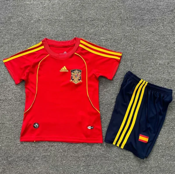 Spain 2008/09 Retro Home Kids Kit Fan Version - Front View Spain 2008/09 Retro Home Kids Kit Fan Version - Front View | KFCOOL
