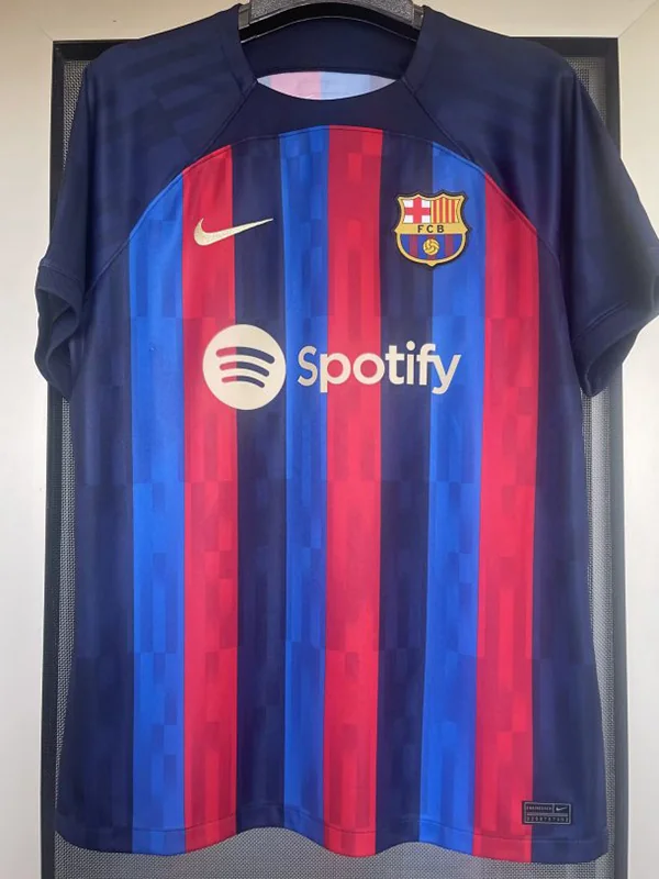 Barcelona 2022/23 Home Jersey Fan Version - Back View Barcelona 2022/23 Home Jersey Fan Version - Back View | KFCOOL