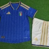 Italy 2026/27 Home Kids Kit Player Version - Detail View 3 - KFCool – Football Jerseys & Soccer Kits Store Italy 2026/27 Home Kids Kit Player Version - Detail View 3 | KFCOOL