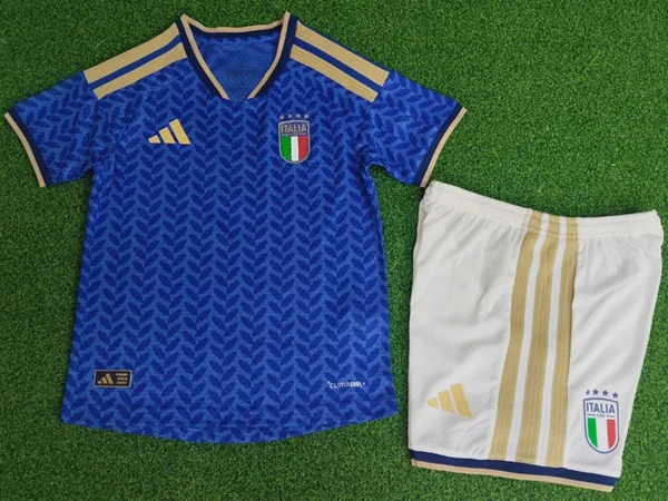 Italy 2026/27 Home Kids Kit Player Version - Detail View 3 - KFCool – Football Jerseys & Soccer Kits Store Italy 2026/27 Home Kids Kit Player Version - Detail View 3 | KFCOOL