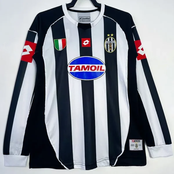 Juventus 2002/03 Retro Home Long Sleeve Jersey Fan Version - Front View Juventus 2002/03 Retro Home Long Sleeve Jersey Fan Version - Front View | KFCOOL