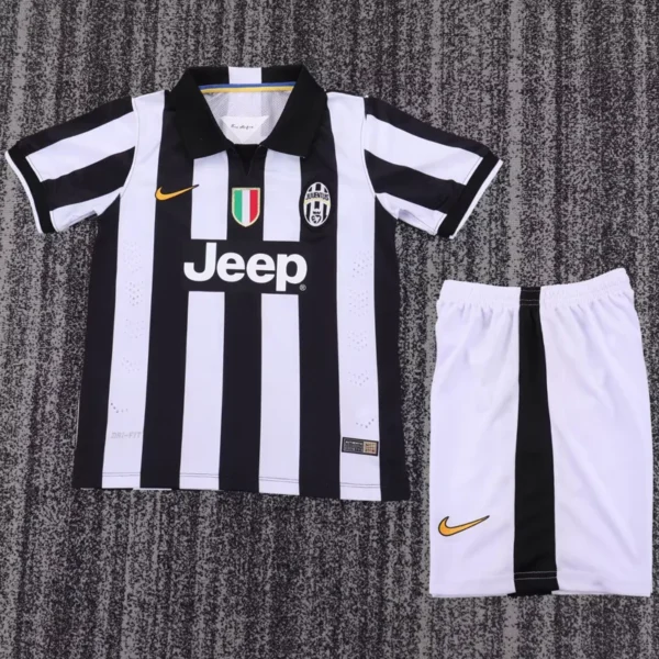 Juventus 2014/15 Retro Home Kids Kit Fan Version - Front View - KFCool – Football Jerseys & Soccer Kits Store Juventus 2014/15 Retro Home Kids Kit Fan Version - Front View | KFCOOL