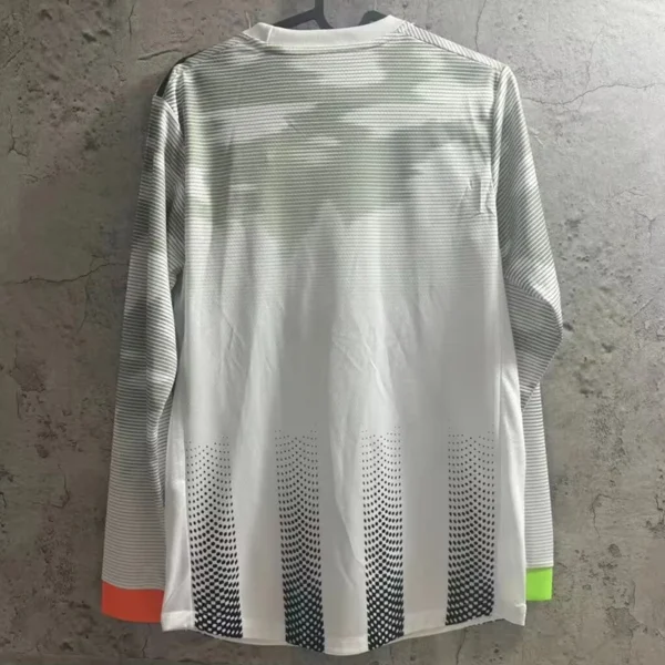 Juventus 2019/20 Special Edition Long Sleeve Jersey Player Version - Back View Juventus 2019/20 Special Edition Long Sleeve Jersey Player Version - Back View | KFCOOL