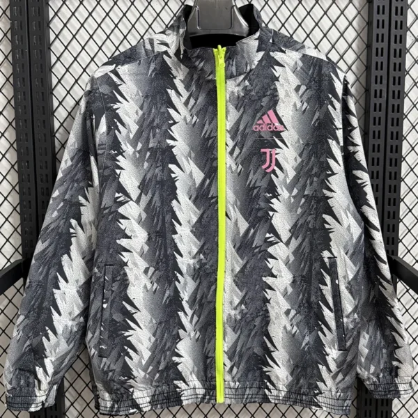 Juventus 2025/26 Double Sided Windbreaker - Back View - KFCool – Football Jerseys & Soccer Kits Store Juventus 2025/26 Double Sided Windbreaker - Back View | KFCOOL