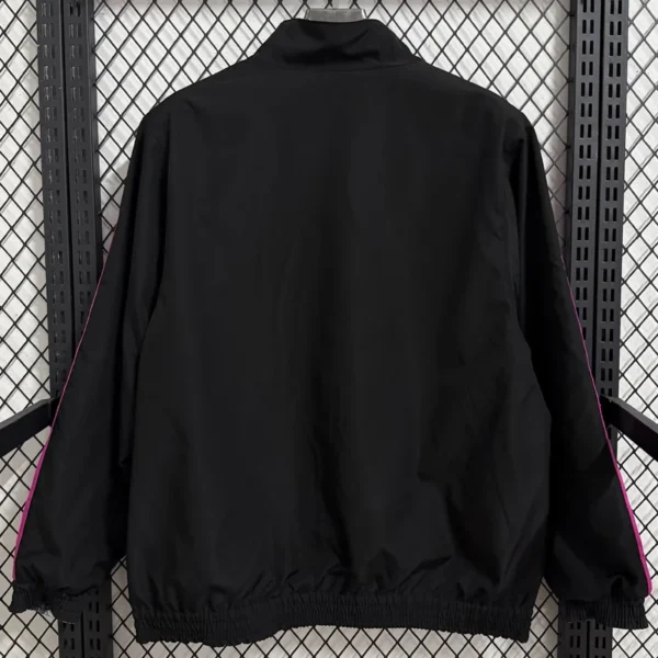 Juventus 2025/26 Double Sided Windbreaker - Detail View 5 - KFCool – Football Jerseys & Soccer Kits Store Juventus 2025/26 Double Sided Windbreaker - Detail View 5 | KFCOOL