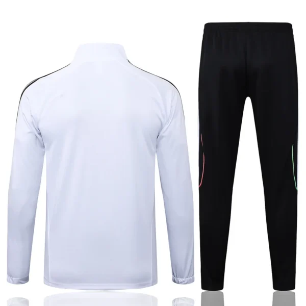 Juventus 2025/26 White Jacket Tracksuit - Back View - KFCool – Football Jerseys & Soccer Kits Store Juventus 2025/26 White Jacket Tracksuit - Back View | KFCOOL