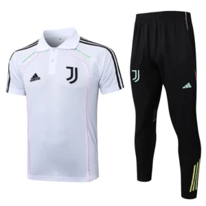 Juventus 2025/26 White Short Sleeve Pants Suit - Front View Juventus 2025/26 White Short Sleeve Pants Suit - Front View | KFCOOL