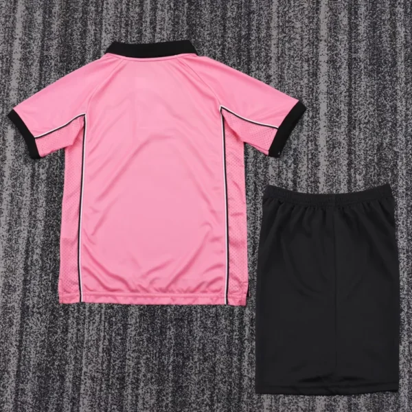 Juventus 1997/98 Retro Away Kids Kit Fan Version - Back View - KFCool – Football Jerseys & Soccer Kits Store Juventus 1997/98 Retro Away Kids Kit Fan Version - Back View | KFCOOL