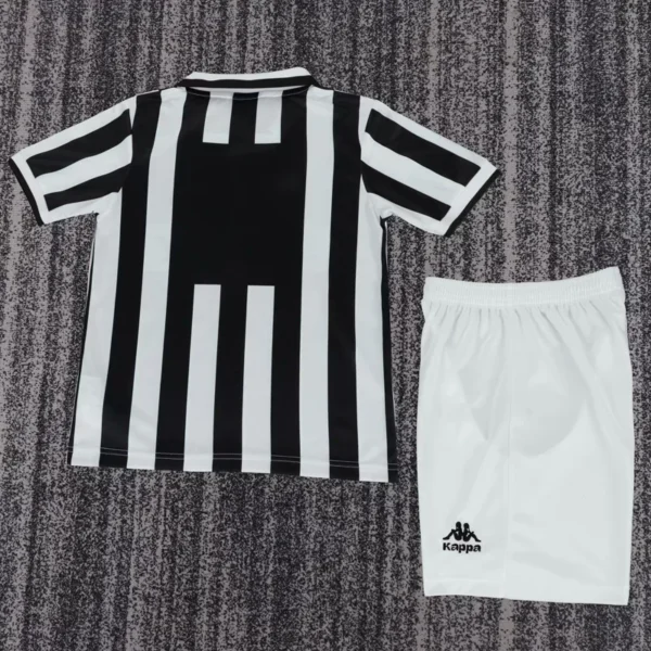 Juventus 1995/97 Retro Home Kids Kit Fan Version - Back View - KFCool – Football Jerseys & Soccer Kits Store Juventus 1995/97 Retro Home Kids Kit Fan Version - Back View | KFCOOL