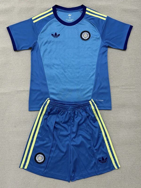 Leeds United 2026/27 Goalkeeper Kids Kit Fan Version - Front View Leeds United 2026/27 Goalkeeper Kids Kit Fan Version - Front View | KFCOOL