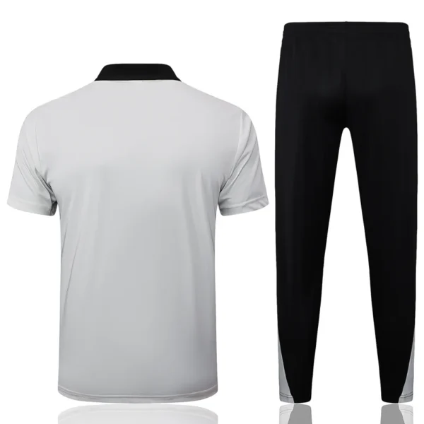 Liverpool 2025/26 Short Sleeve Pants Suit - Back View - KFCool – Football Jerseys & Soccer Kits Store Liverpool 2025/26 Short Sleeve Pants Suit - Back View | KFCOOL
