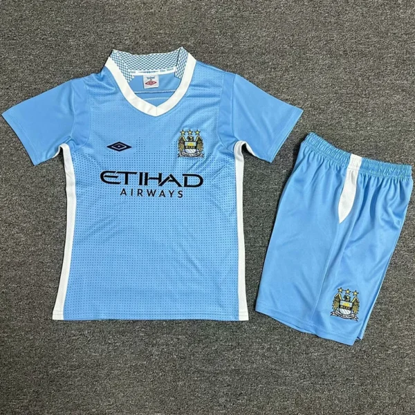 Manchester City 2011/12 Retro Home Kids Kit Fan Version - Front View Manchester City 2011/12 Retro Home Kids Kit Fan Version - Front View | KFCOOL