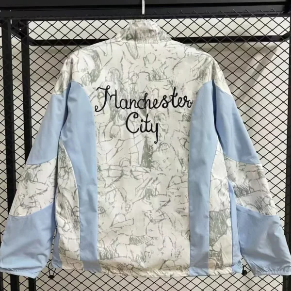 Manchester City 2025/26 Double Sided Windbreaker - Detail View 5 - KFCool – Football Jerseys & Soccer Kits Store Manchester City 2025/26 Double Sided Windbreaker - Detail View 5 | KFCOOL