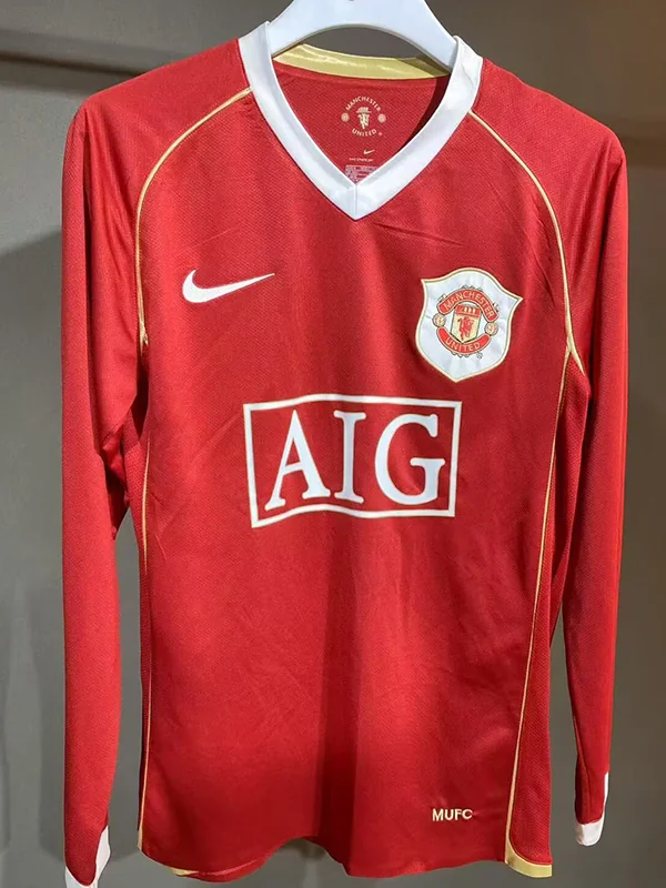Manchester United 2006/07 Retro Home Long Sleeve Jersey Player Version - Detail View 3 Manchester United 2006/07 Retro Home Long Sleeve Jersey Player Version - Detail View 3 | KFCOOL