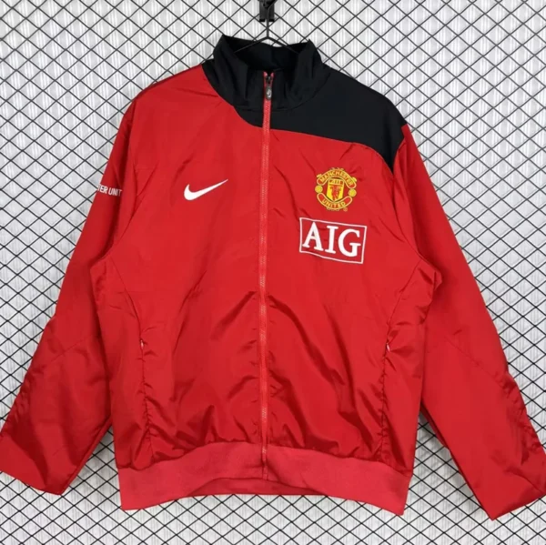 Manchester United 2007/08 Retro Windbreaker - Front View - KFCool – Football Jerseys & Soccer Kits Store Manchester United 2007/08 Retro Windbreaker - Front View | KFCOOL
