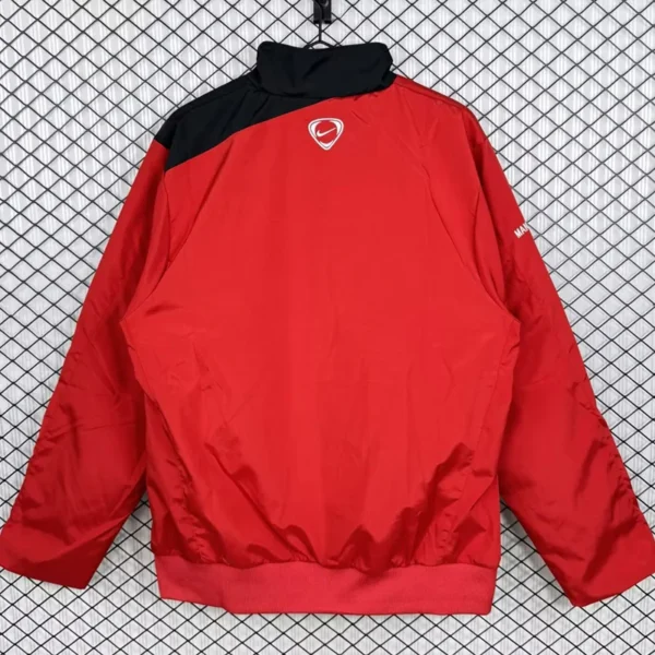 Manchester United 2007/08 Retro Windbreaker - Back View - KFCool – Football Jerseys & Soccer Kits Store Manchester United 2007/08 Retro Windbreaker - Back View | KFCOOL