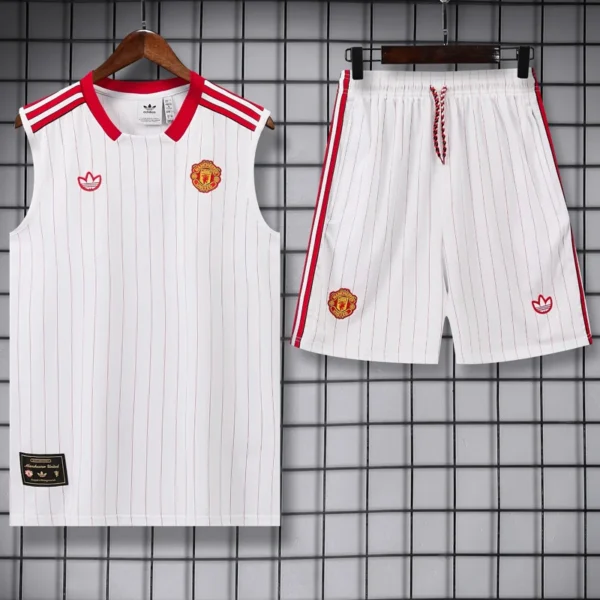 Manchester United 2025/26 White Sleeveless Shorts - Front View Manchester United 2025/26 White Sleeveless Shorts - Front View | KFCOOL