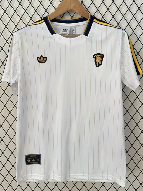 Manchester United 2025/26 White Training Shirt Fan Version - Front View | KFCOOL