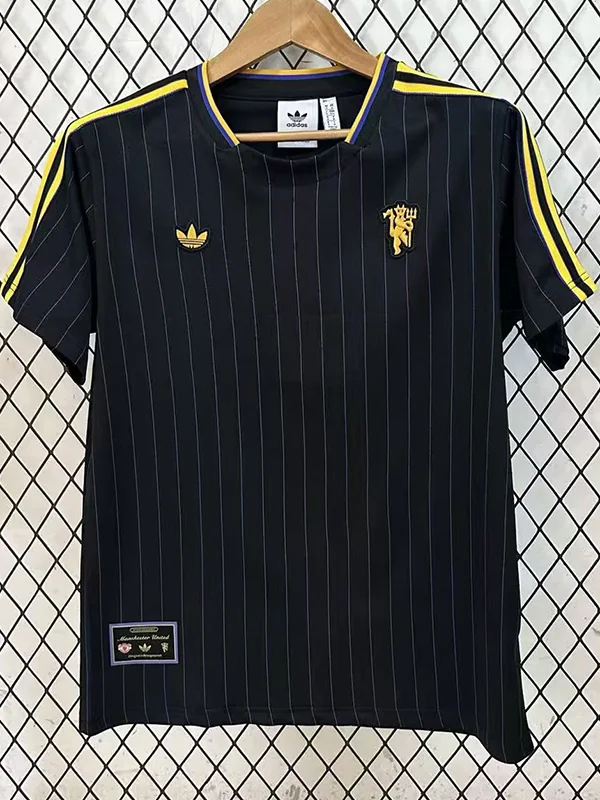 Manchester United 2025/26 Training Shirt - Front View | KFCOOL
