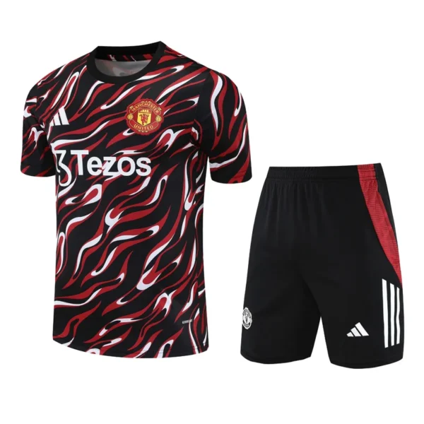 Manchester United 2025/26 Training Short Suit - Front View Manchester United 2025/26 Training Short Suit - Front View | KFCOOL
