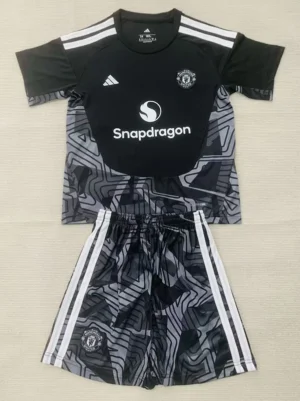 Manchester United 2026/27 Goalkeeper Kids Kit Fan Version - Front View | KFCOOL