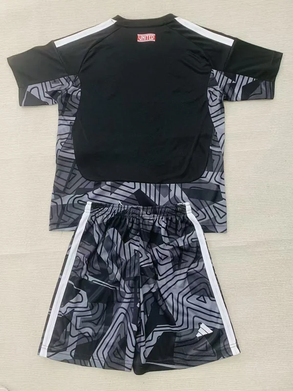 Manchester United 2026/27 Goalkeeper Kids Kit Fan Version - Back View Manchester United 2026/27 Goalkeeper Kids Kit Fan Version - Back View | KFCOOL