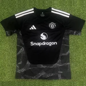 Manchester United 2026/27 Goalkeeper Jersey Fan Version - Front View | KFCOOL