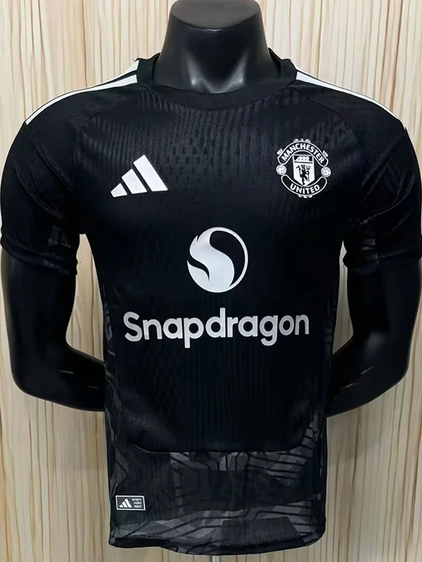 Manchester United 2026/27 Goalkeeper Jersey Player Version - Front View | KFCOOL