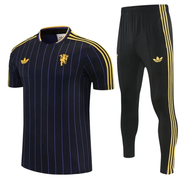 Manchester United 2026/27 Short Sleeve Pants Suit - Front View | KFCOOL