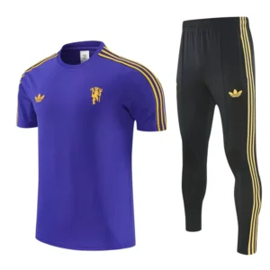Manchester United 2026/27 Purple Short Sleeve Pants Suit - Front View Manchester United 2026/27 Purple Short Sleeve Pants Suit - Front View | KFCOOL
