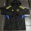 Manchester United 2026/27 Black Windbreaker - Front View - KFCool – Football Jerseys & Soccer Kits Store Manchester United 2026/27 Black Windbreaker - Front View | KFCOOL